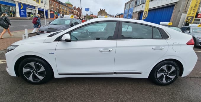 2025 Hyundai Ioniq