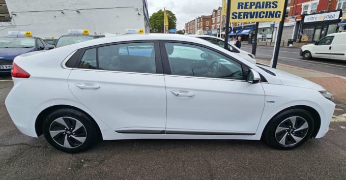 2025 Hyundai Ioniq