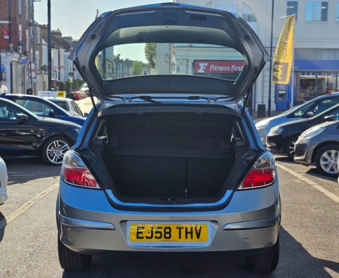 2025 Vauxhall Astra