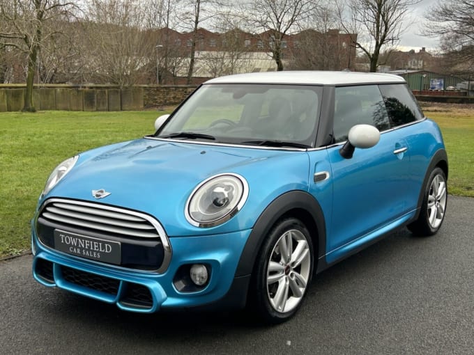 2025 Mini Hatch