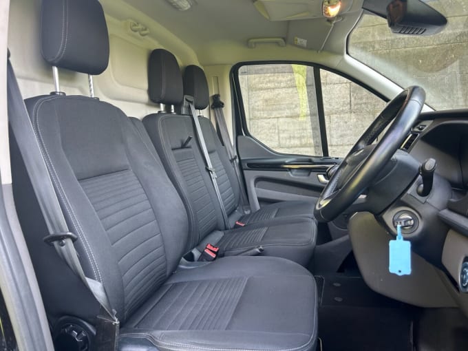 2025 Ford Transit Custom