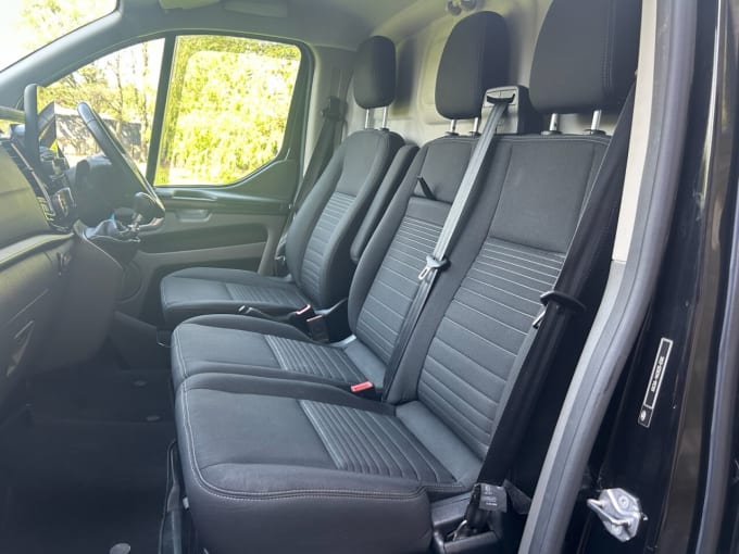 2025 Ford Transit Custom