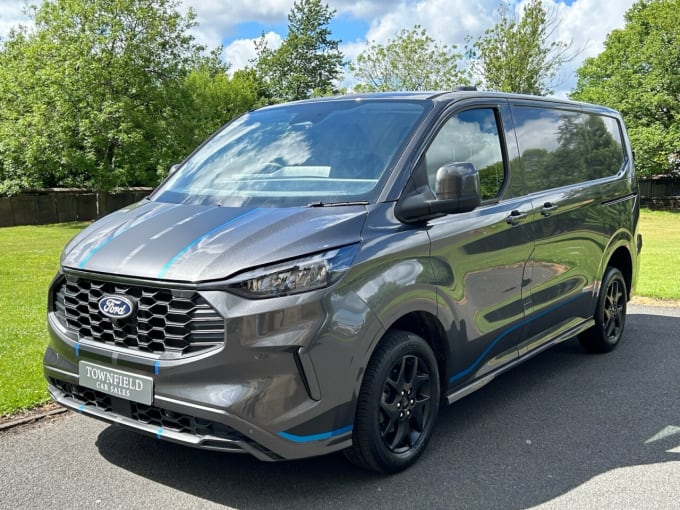2025 Ford Transit Custom