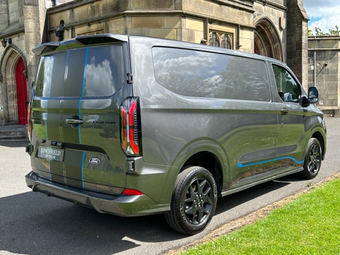 2025 Ford Transit Custom