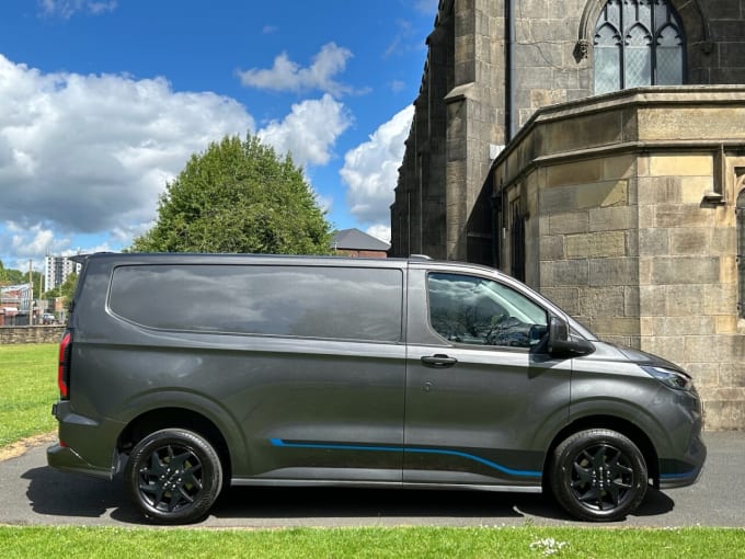 2025 Ford Transit Custom