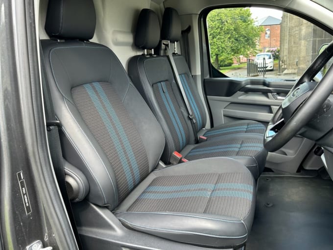 2025 Ford Transit Custom