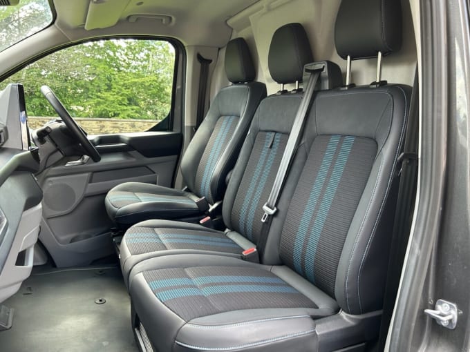 2025 Ford Transit Custom