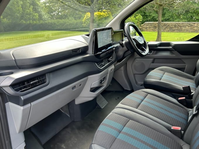 2025 Ford Transit Custom