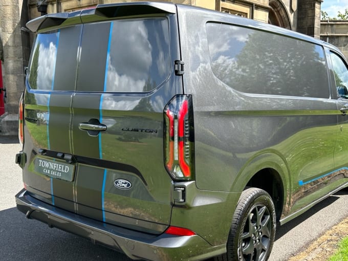 2025 Ford Transit Custom