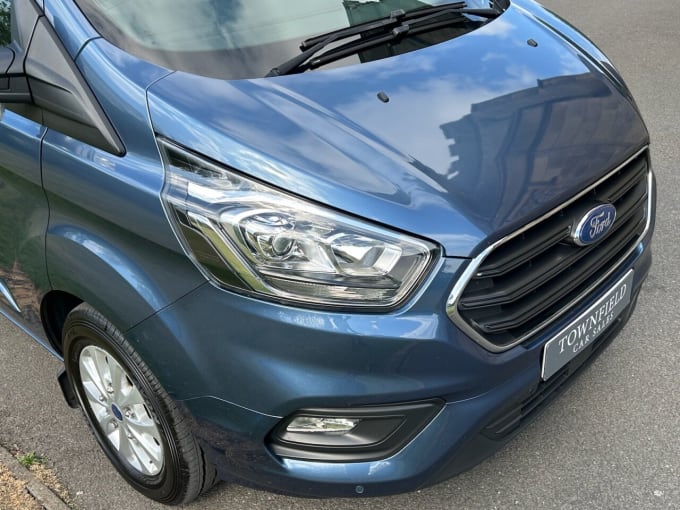 2025 Ford Transit Custom
