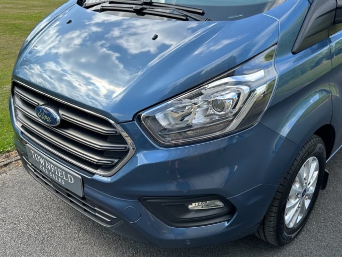 2025 Ford Transit Custom