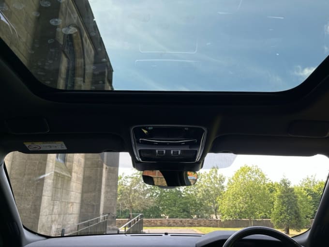 2025 Land Rover Range Rover Velar