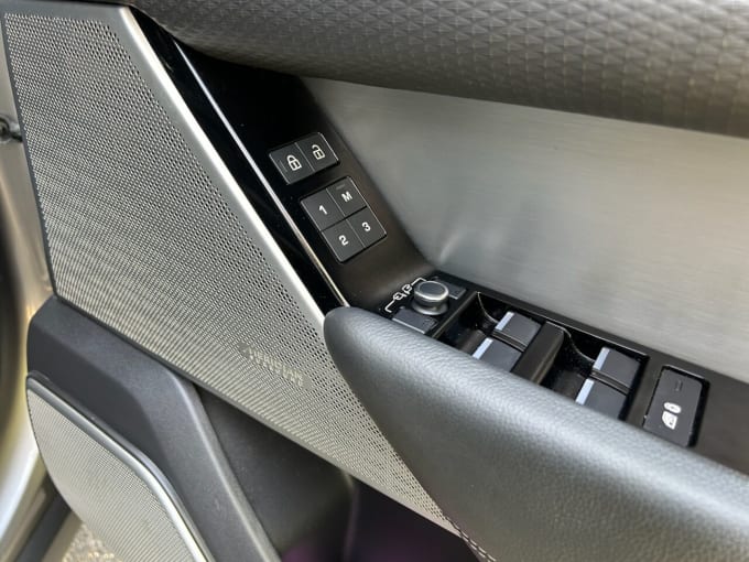 2025 Land Rover Range Rover Velar