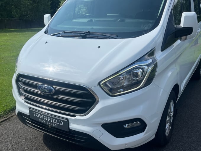 2025 Ford Transit Custom