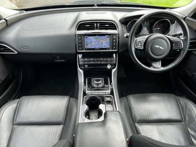 2025 Jaguar Xe