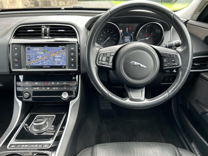 2025 Jaguar Xe