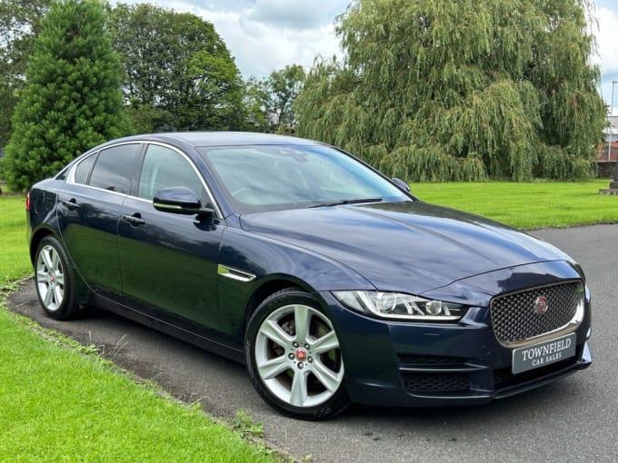2025 Jaguar Xe