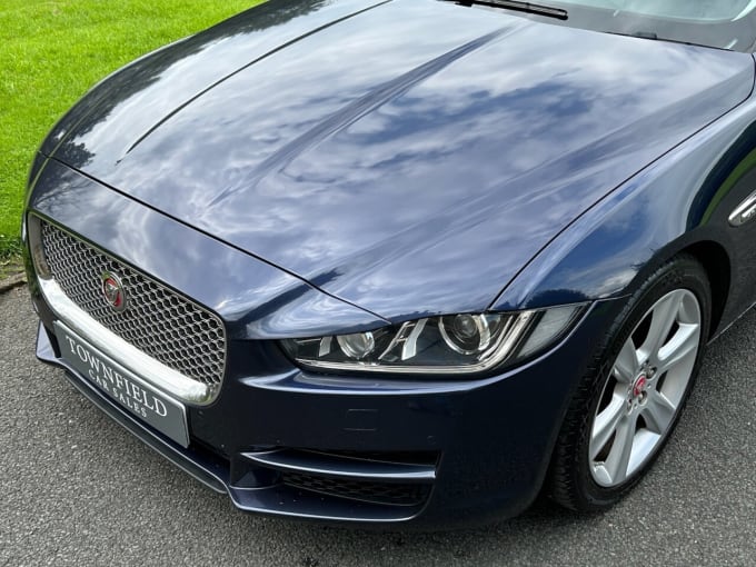 2025 Jaguar Xe