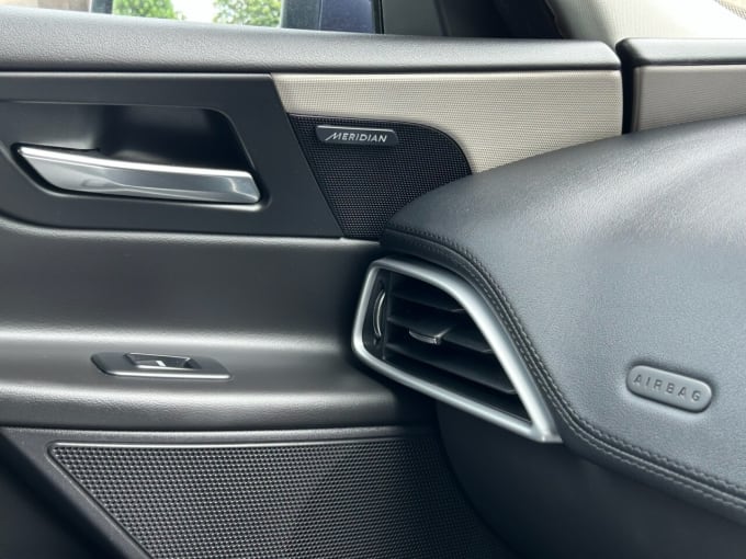 2025 Jaguar Xe