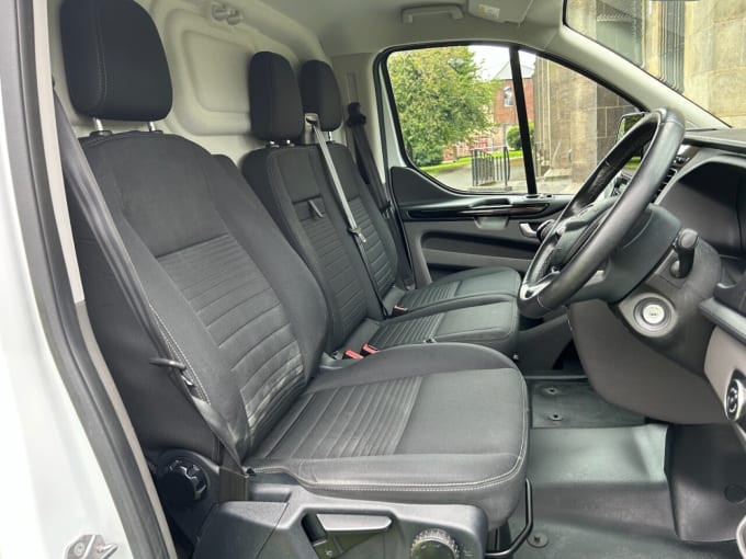 2025 Ford Transit Custom