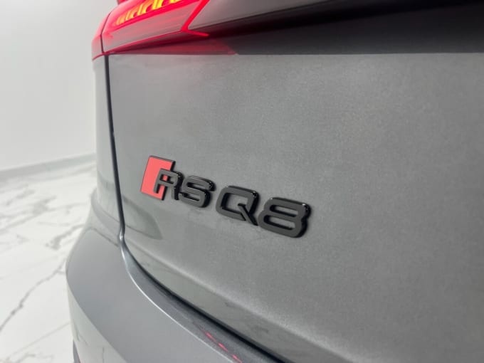 2025 Audi Rsq8