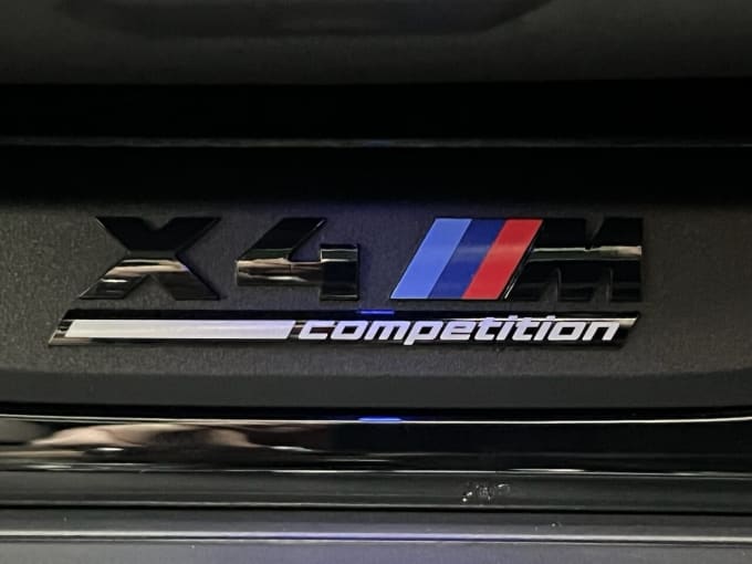 2025 BMW X4 M