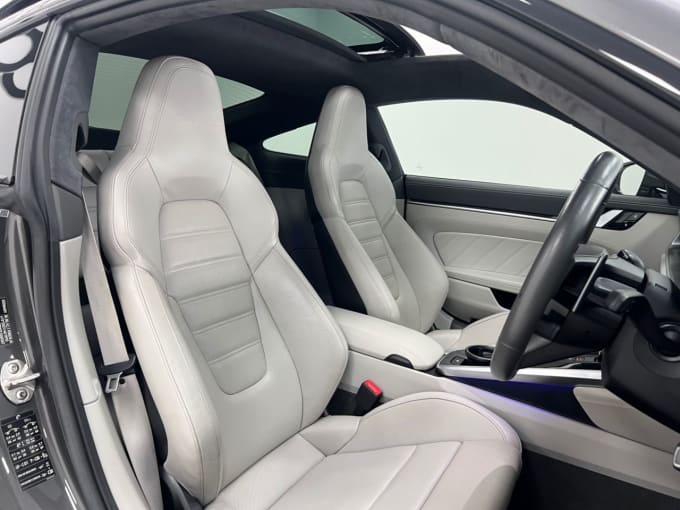 2025 Porsche 911