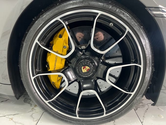 2025 Porsche 911