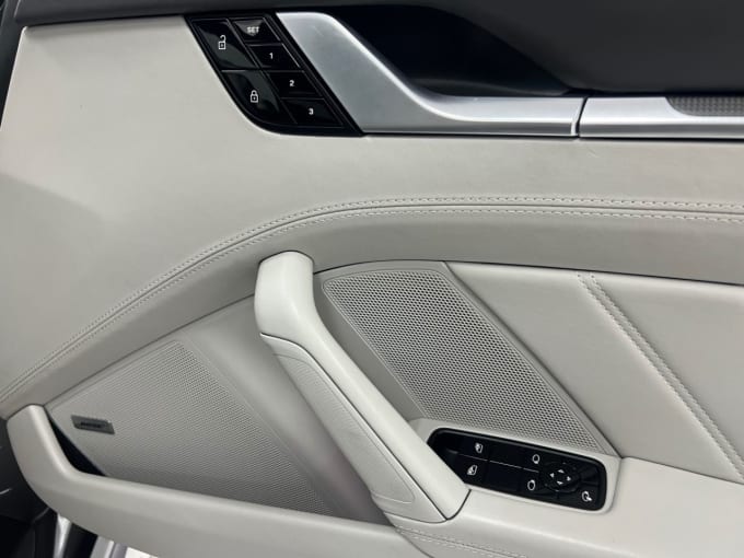 2025 Porsche 911