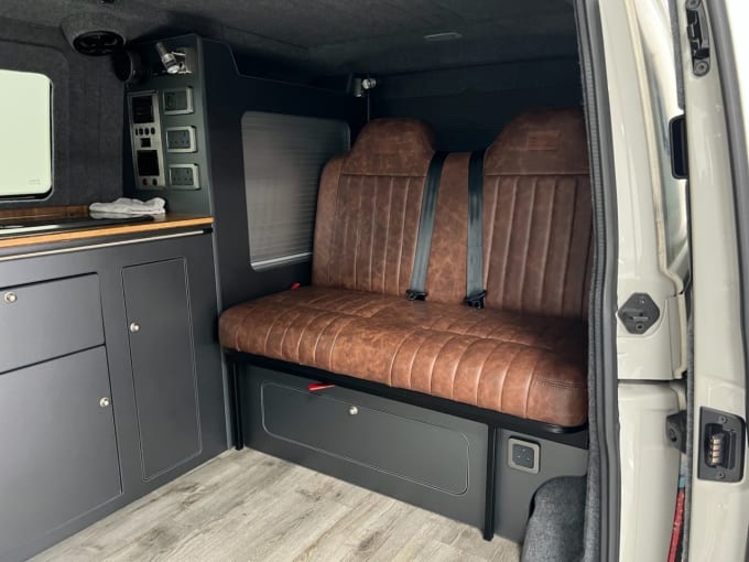 2025 Volkswagen Transporter