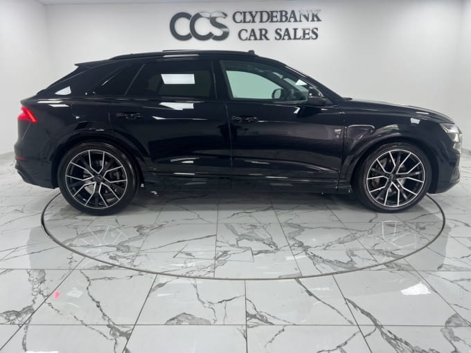 2025 Audi Q8