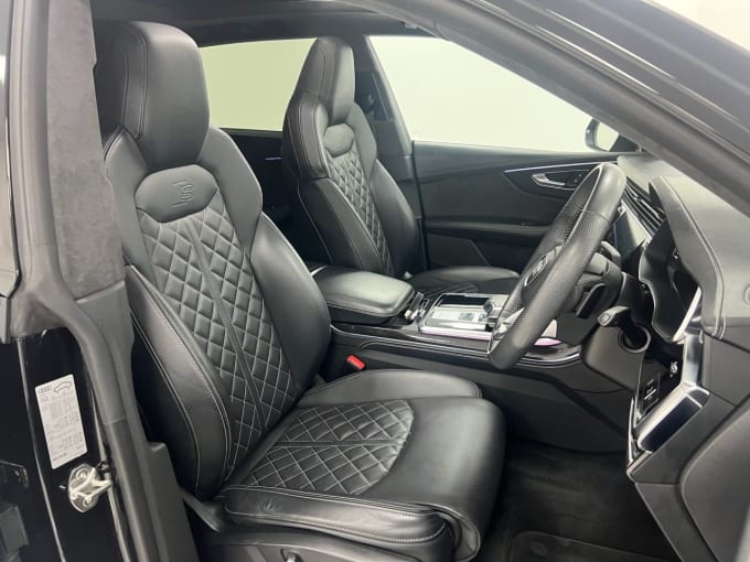 2025 Audi Q8