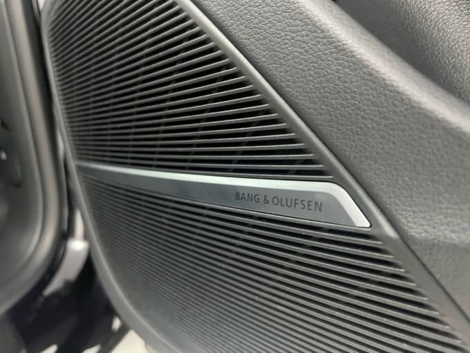2025 Audi Q8