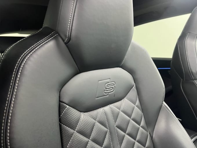 2025 Audi Q8
