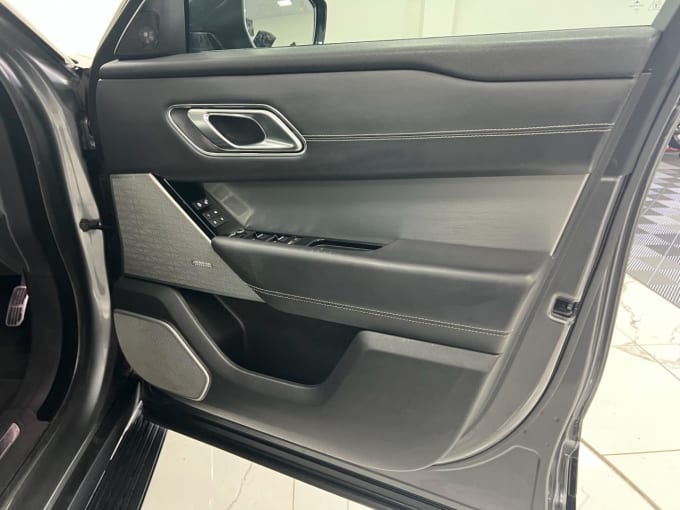 2025 Land Rover Range Rover Velar