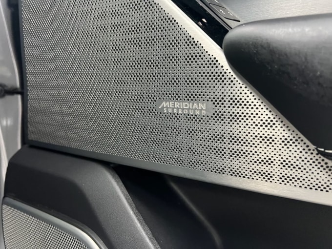 2025 Land Rover Range Rover Velar