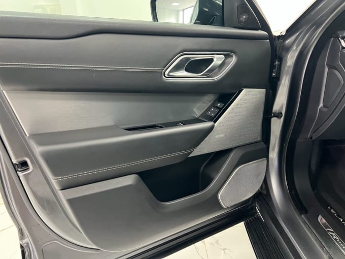 2025 Land Rover Range Rover Velar