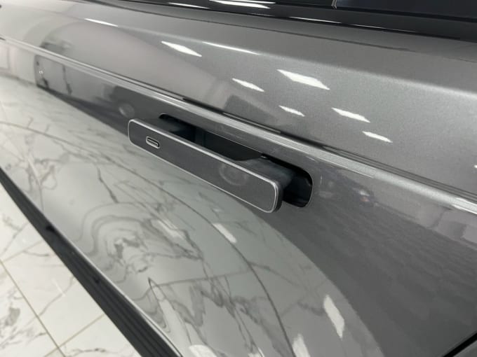 2025 Land Rover Range Rover Velar