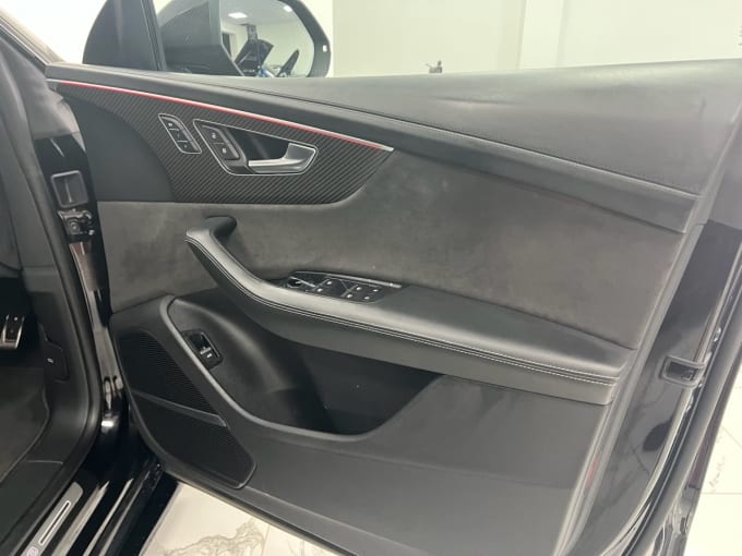 2025 Audi Rsq8