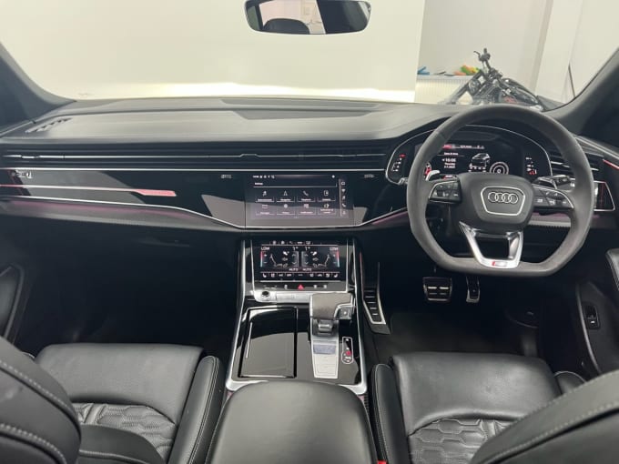 2025 Audi Rsq8