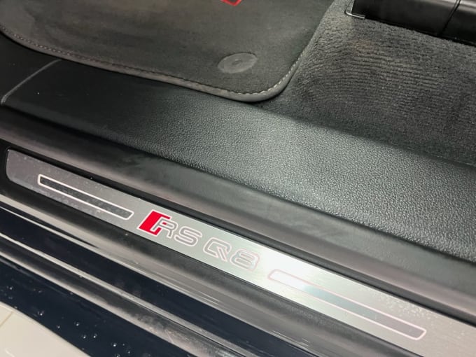 2025 Audi Rsq8