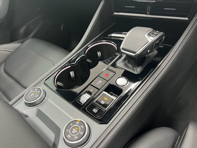 2025 Volkswagen Touareg