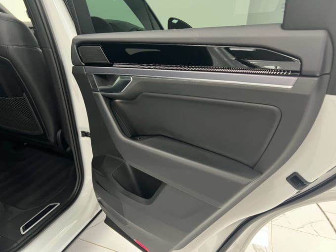 2025 Volkswagen Touareg