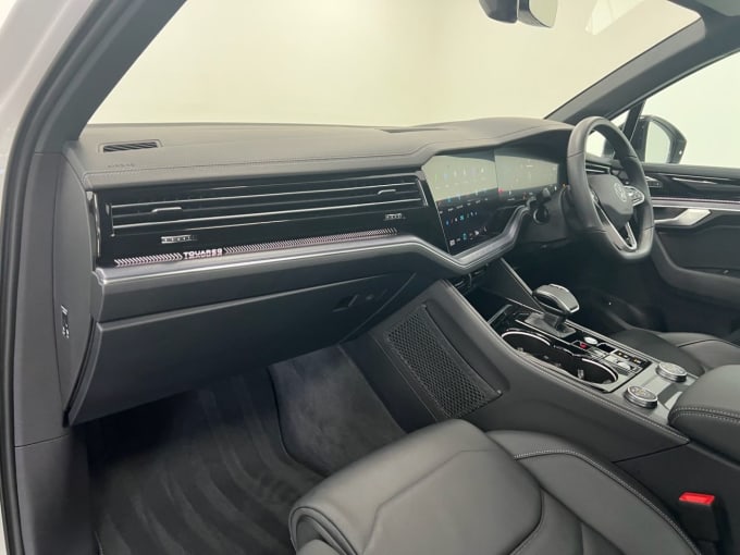 2025 Volkswagen Touareg