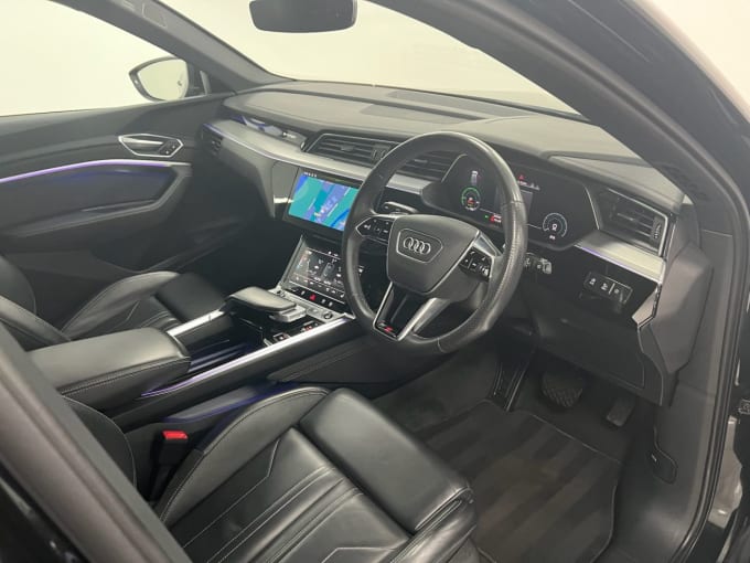 2025 Audi E-tron