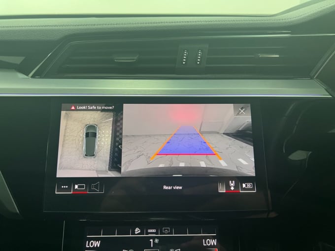 2025 Audi E-tron