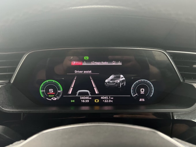 2025 Audi E-tron