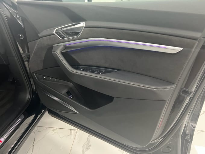 2025 Audi E-tron
