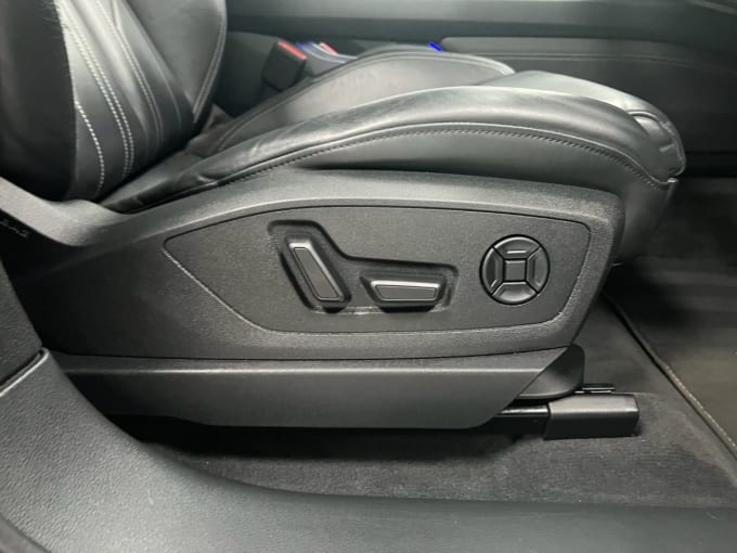 2025 Audi E-tron
