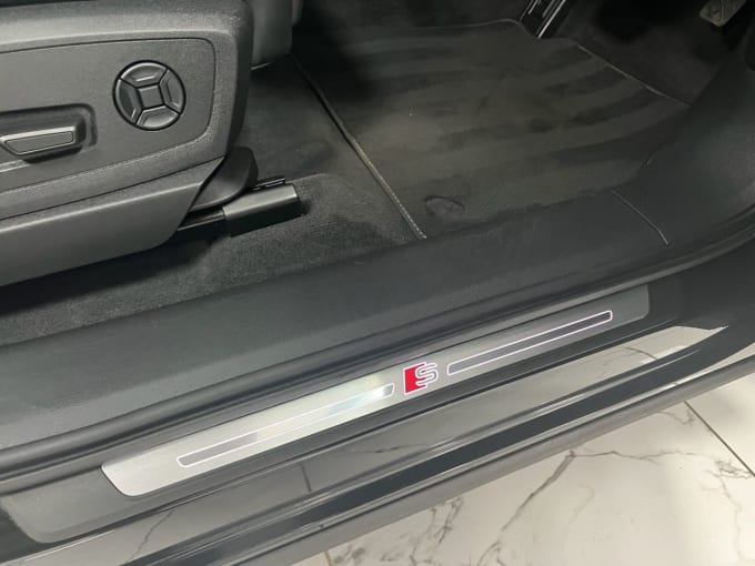 2025 Audi E-tron